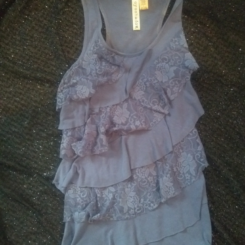 Cute tank eith ruffles